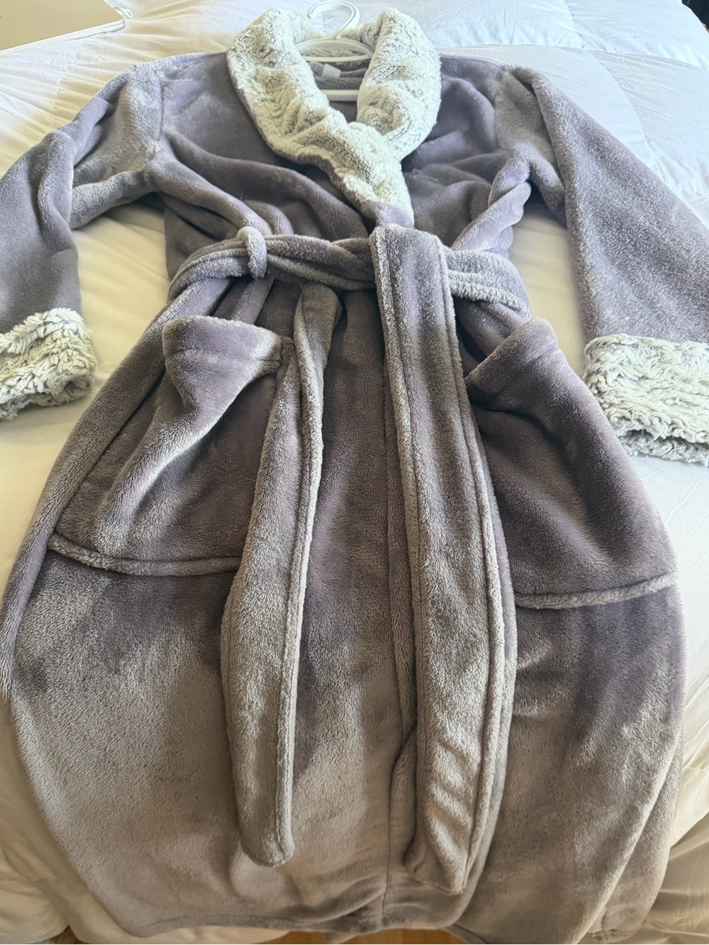 Plush Purple Bathrobe with Faux Fur trim